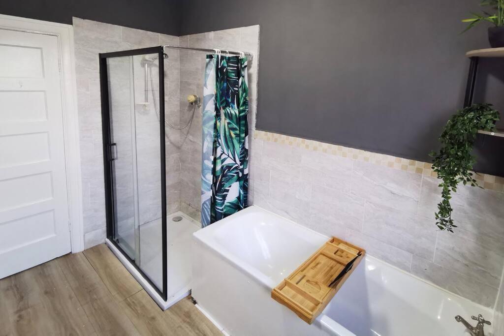 4 Bedroom Country Home Bristol Bagian luar foto